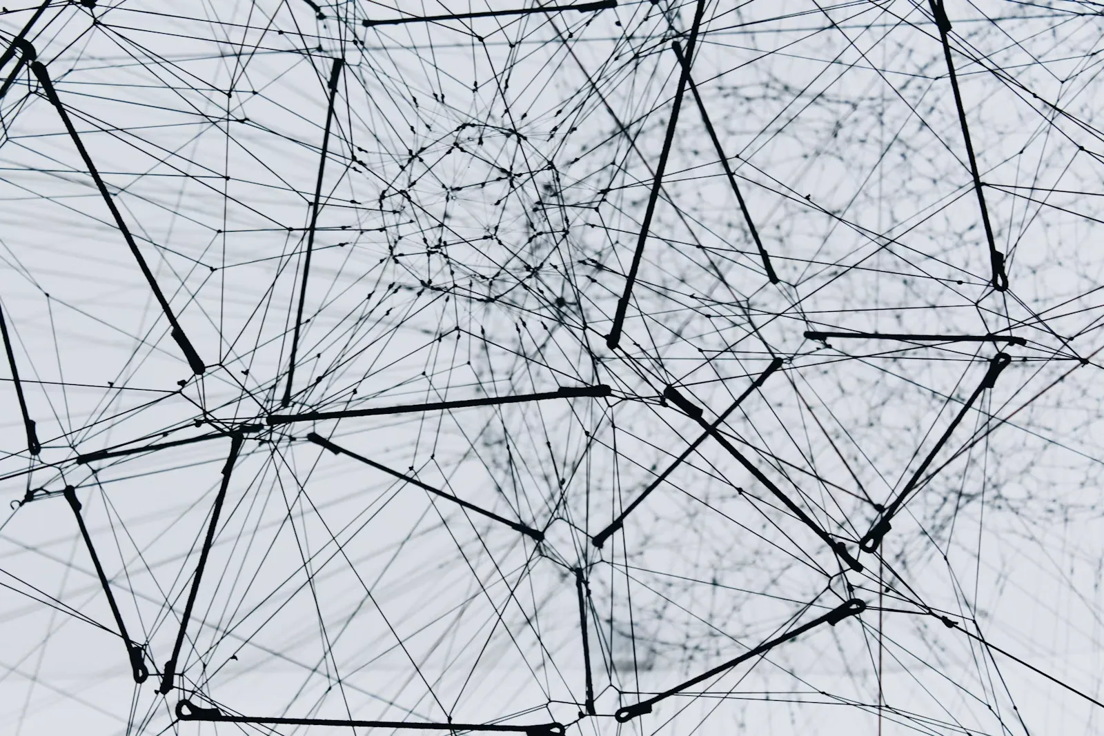 Neural network whose feature relationships can decay as markets change