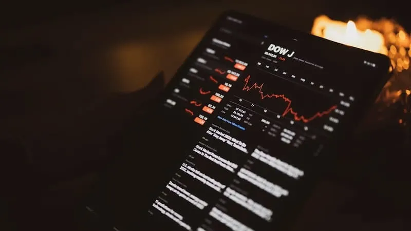 A screen showing candlestick charts